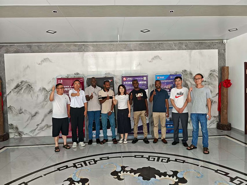 苏丹客户来公司考察合作